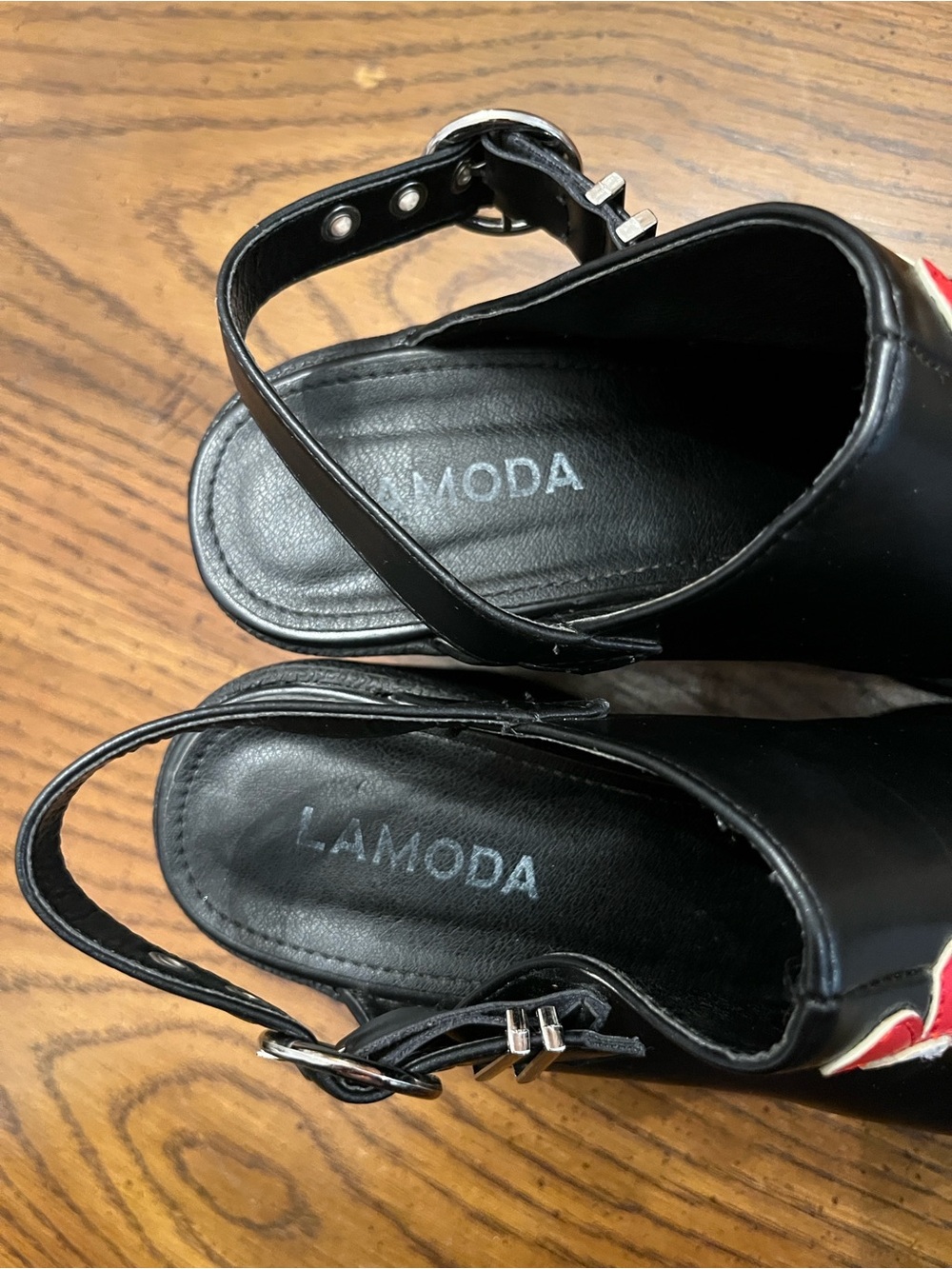 Lamoda Chunky Platform Slingback Clogs with Red and Blue Floral Appliqués, 9 - Picture 10 of 13